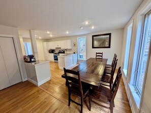 Dining - Woodsy 4 bed on 10acres. Minutes to Forest Lake, hike NH. EV Charger. Pets OK! (Whitefield)