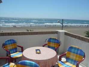 Outdoor dining - Wohnung in Torrox mit Großem gemeinsamem Pool und Meerblick by Interhome (La Axarquía/ Torrox)