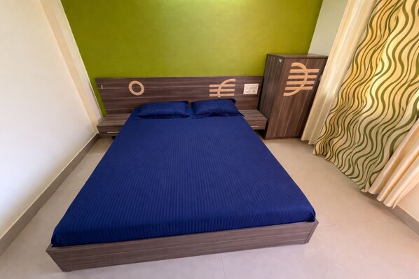 Classic Double Room | Free WiFi - Hotel rosewood plaza - Mahabaleshwar (Mahabaleshwar)