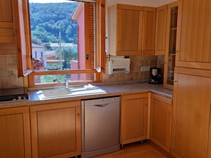 Fridge, dishwasher, cookware/dishes/utensils - Wohnung Baia 2 - Casa Rossella by Interhome (Portoferraio)