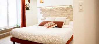 L'Escapade Étoilée, Whirlpool bath, King size bed & starry sky