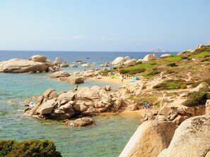 Beach - Villa mit Garten und Meerblick by Interhome (Bassacutena)