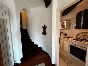 Frigorifero, forno, lavastoviglie, pentole/stoviglie/utensili