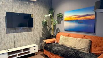 City appartement, balkon, uitzicht op de stad | Woonruimte