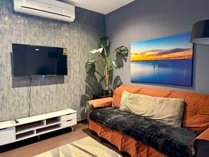 Living area - Makati City Poblacion 1 bedroom  (Makati)