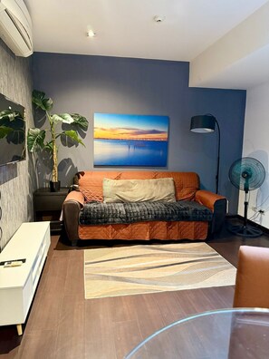 Appartamento City, balcone, vista città | Area soggiorno