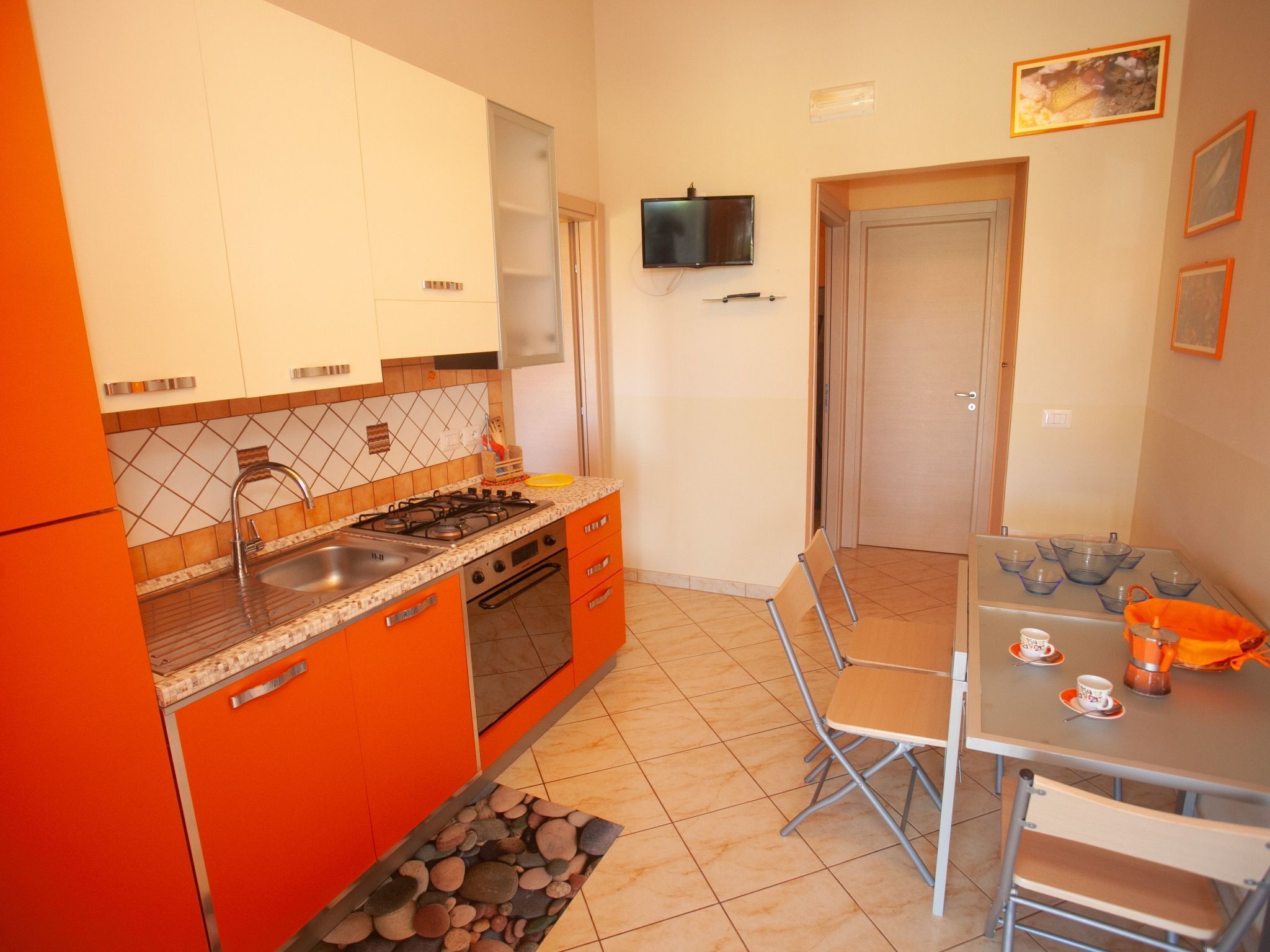 Fridge, oven, cookware/dishes/utensils