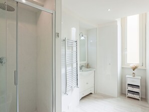 Towels - Drei Wohnungen in der Nähe des Vatikans - Prati, Rom by Interhome (Rome: Historical City Center)