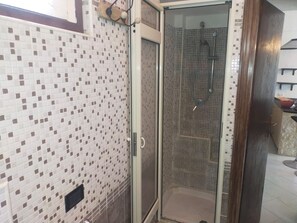 Bathroom - La Terrazza del Sole by Holiday World by Interhome (Ardea)