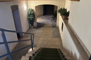 Interior - Downtown Riverside - Verona Journeys (Verona)