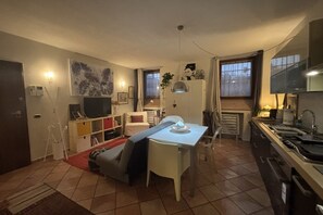 Living area - Downtown Riverside - Verona Journeys (Verona)