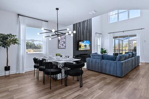 Dining - Newly Built Villa with Pool, Cinema & Games Room (Kissimmee)