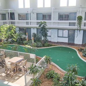 Outdoor dining - 1 Bedroom Condo In Destin. Close To Beaches And Many Activities, Golf (Destin)
