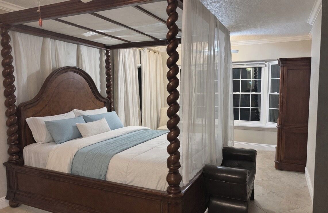 5 bedrooms, iron/ironing board, travel crib, free WiFi