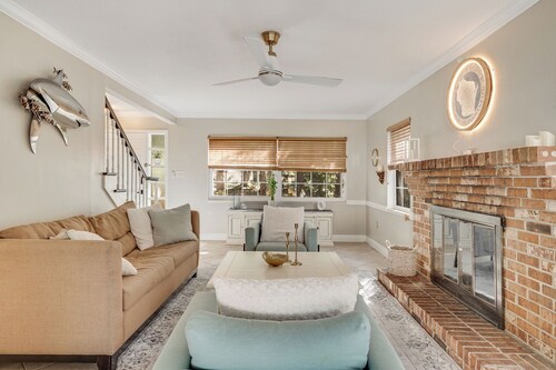 6 bedrooms. 3 with King size Beds! .Large Pool, huge fenced yard for your pets! 