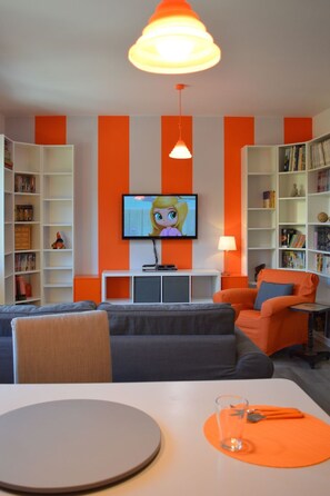 DVD player - 'Orange by Interhome (Salo')