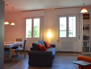 DVD player - 'Orange by Interhome (Salo')