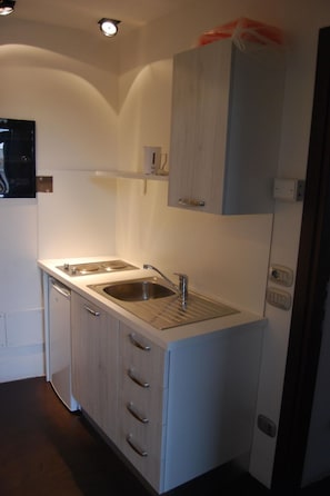 Fridge, cookware/dishes/utensils - Rose 2 Studio in Desenzano Del Garda by Interhome (Desenzano)