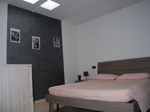 Unclassified image, 2 of 15, button - Solferino' Wohnung mit Terrasse by Interhome (Desenzano)