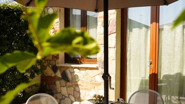 Outdoor dining - Studio 'Novecento' mit eigener Terrasse by Interhome (Desenzano)