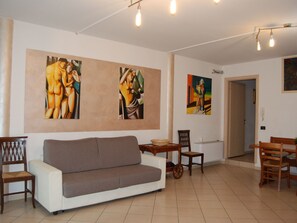 TV - Wohnung 'Resorgimento' mit eigener Terrasse by Interhome (Desenzano)