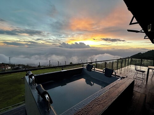 New Modern Villa in San Félix, Cloud-Level Luxury with Hot Tub, 25m from MED