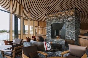 Interior - Black Butte Ranch Lodge Room 030 (Black Butte Ranch)