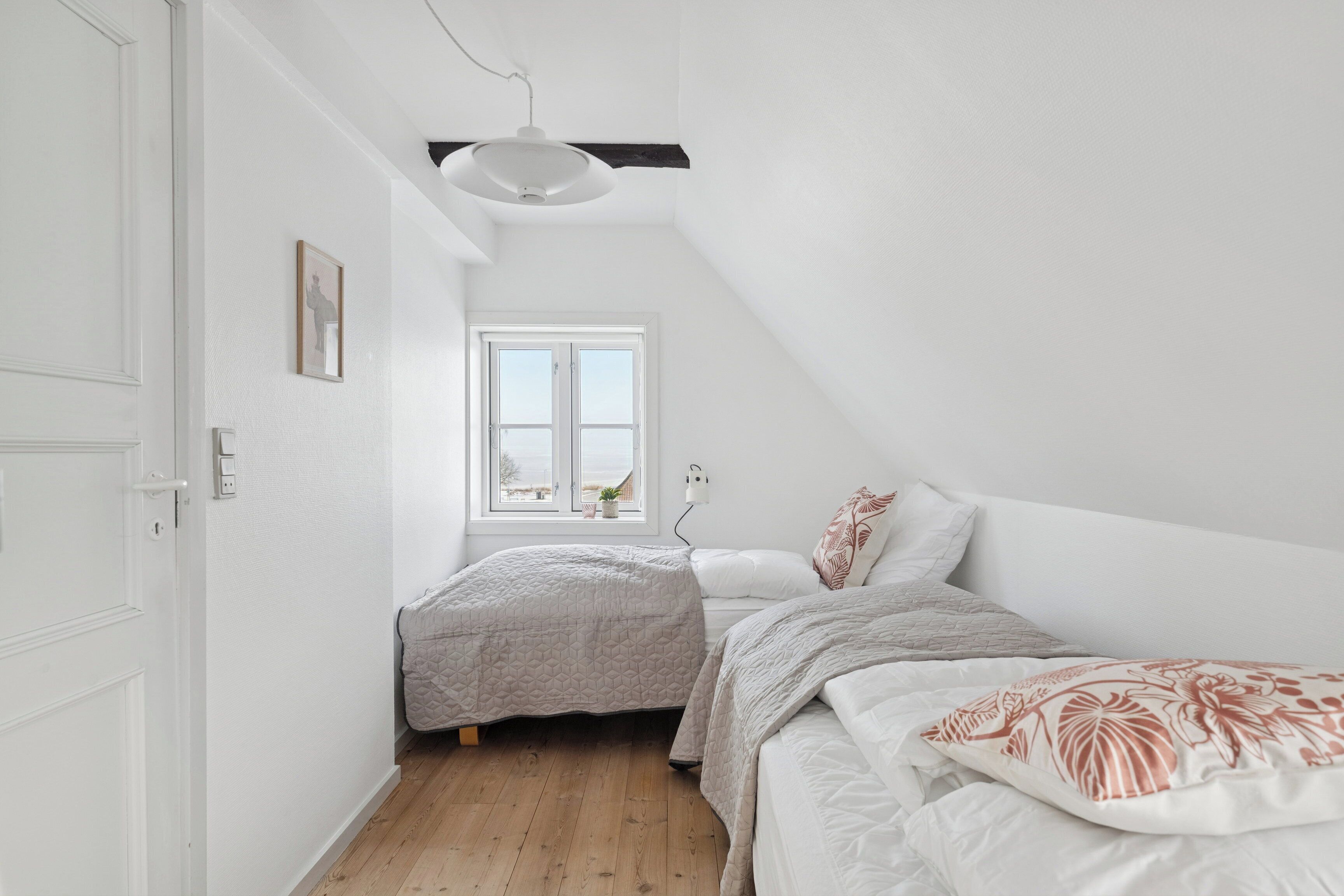 3 bedrooms, iron/ironing board, free WiFi
