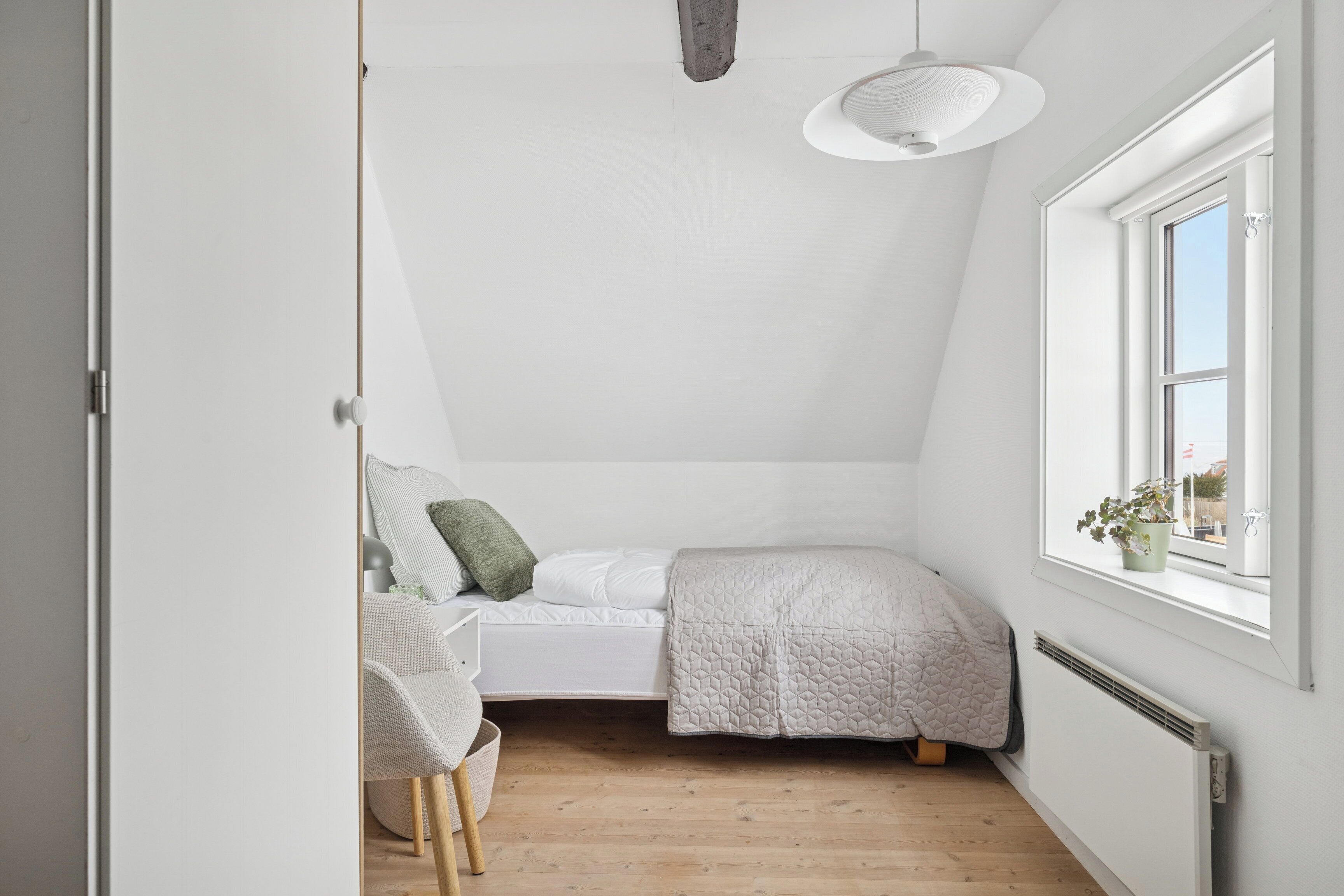3 bedrooms, iron/ironing board, free WiFi