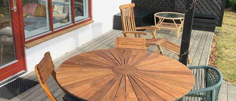 屋外ダイニングエリア