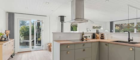 Kühlschrank, Ofen, Herdplatte, Geschirrspüler