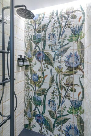 Hair dryer, towels - GRAN VIA capitals, CDMX (Madrid)