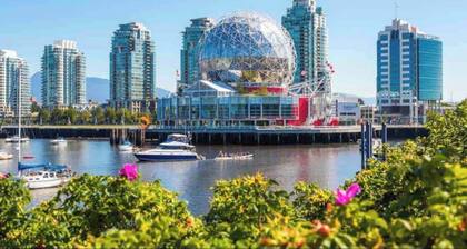 Downtown Condo near Vancouver Skytrain