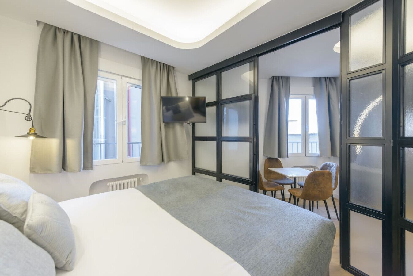 1 間睡房、書桌、熨斗/熨衫板、Wi-Fi