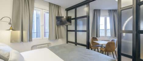 1 間睡房、書桌、熨斗/熨衫板、Wi-Fi