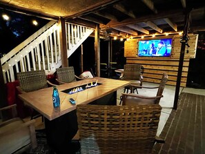 Dining - 5 Bdrm Beach House-Walk to Beach-Pet Friendly (North Myrtle Beach)