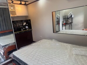 客房內保險箱、遮光布/窗簾、隔音、熨斗/熨衣板