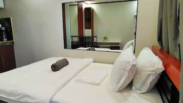 Estudio Deluxe | Caja de seguridad en la habitación, cortinas blackout y insonorización