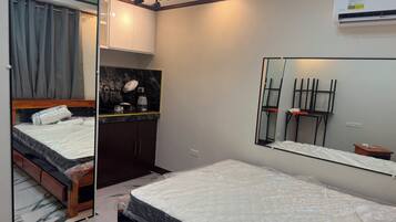 Een kluis op de kamer, verduisterende gordijnen, geluiddichte muren