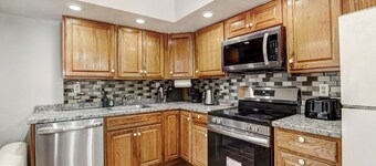 Johnnycake Junction Retreat-Family-Friendly 3BR