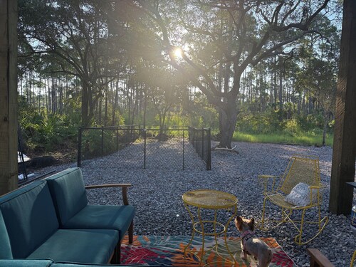 Sandy Paws RV Retreat...campsite, full hookups, 30-A, 4-minute drive to the Cape