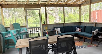 Sandy Paws RV Retreat...campsite, full hookups, 30-A, 4-minute drive to the Cape