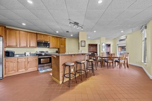Fridge, microwave, oven, stovetop - "Unbound Ocean" — Easy Access Coastal Condo (North Topsail Beach)