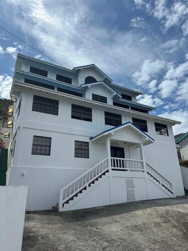 Taylor's Apartment 3, Bequia