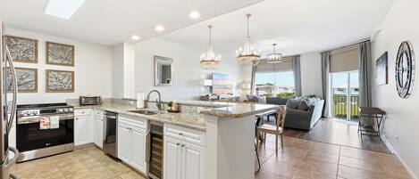 Mikrowelle, Ofen, Herdplatte, Geschirrspüler