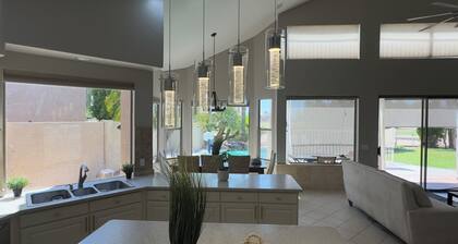 Wonderful 5-bedroom house in welcoming Gilbert