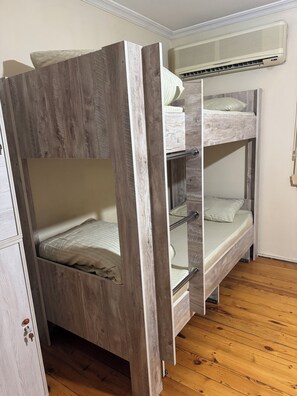 Economy Shared Dormitory, Women only | Soundproofing, iron/ironing board, free WiFi - Caravanserai Hostel (Baku)