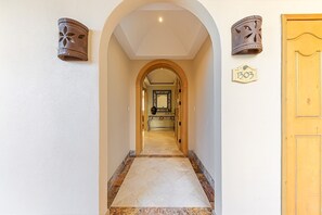 Interior - Premium Ocean Views & Unbeatable Convenience: Villa La Estancia 1303 (Cabo San Lucas)