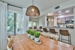 Interior - Golf Cart! Close to beach.  Lake view, sleeps 6! (Miramar Beach)