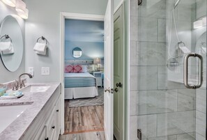 Shower, hair dryer, towels - Golf Cart! Close to beach.  Lake view, sleeps 6! (Miramar Beach)